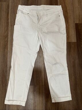 Signature by Levi Strauss Womens Straight Leg Jeans in White